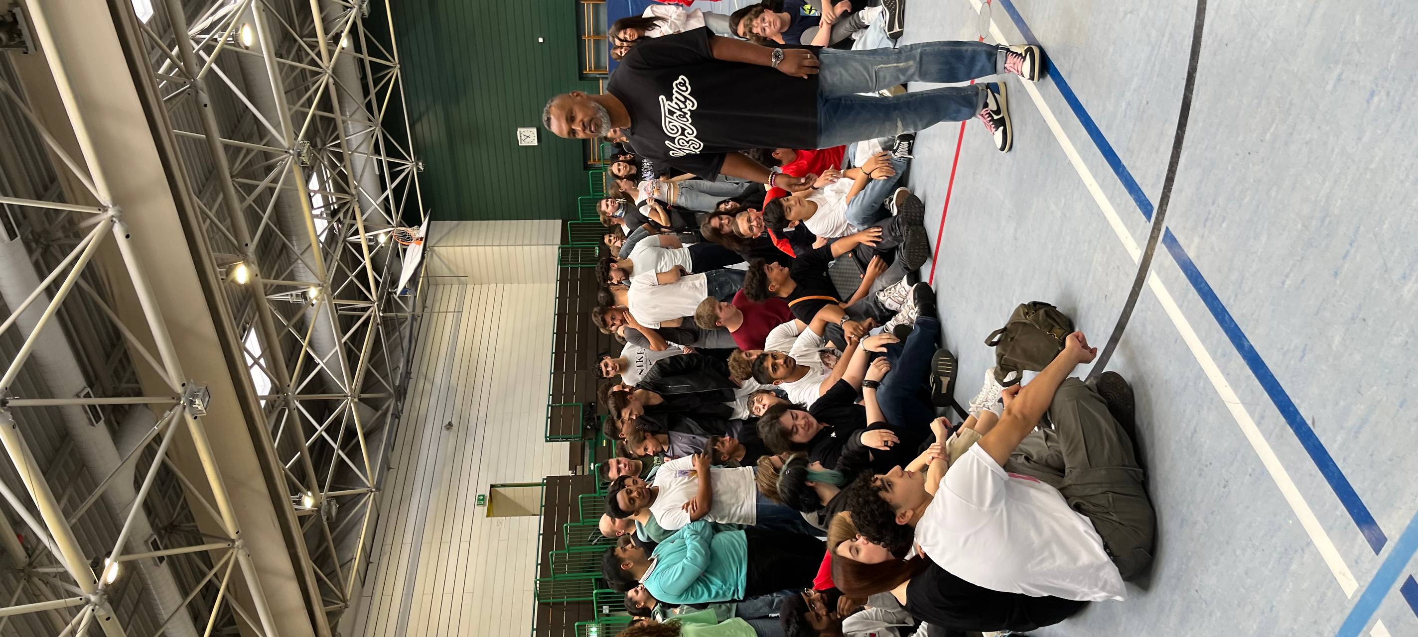 Football TV-Star an Duisburger Schule