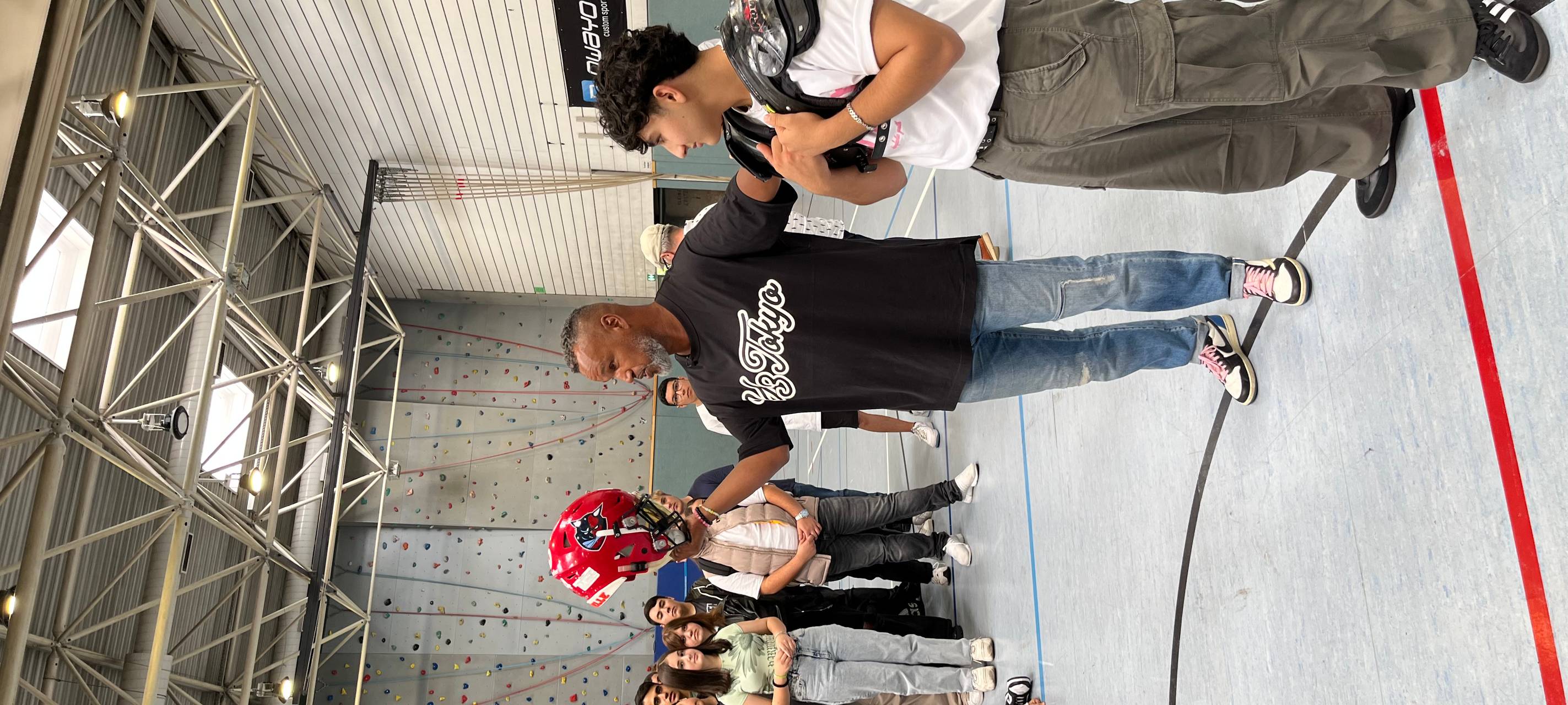 Football TV-Star an Duisburger Schule