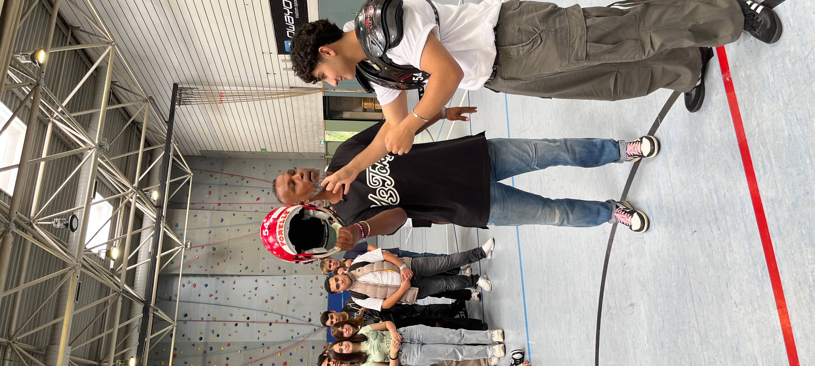 Football TV-Star an Duisburger Schule