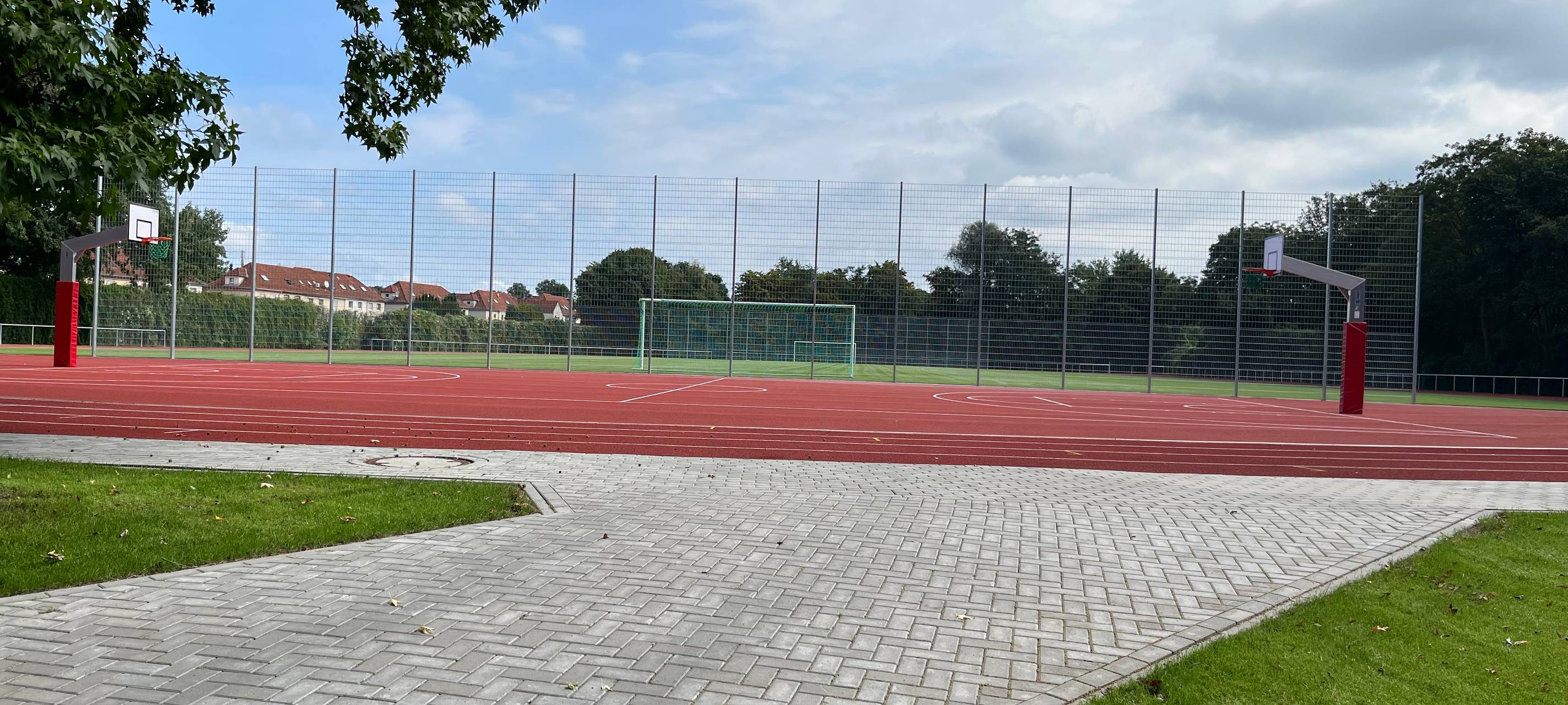 Neue Sportanlage für zwei Duisburger Schulen