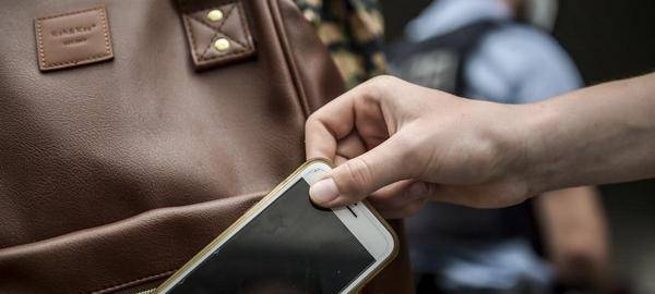 Polizei klärt am Hauptbahnhof über Taschendiebe auf