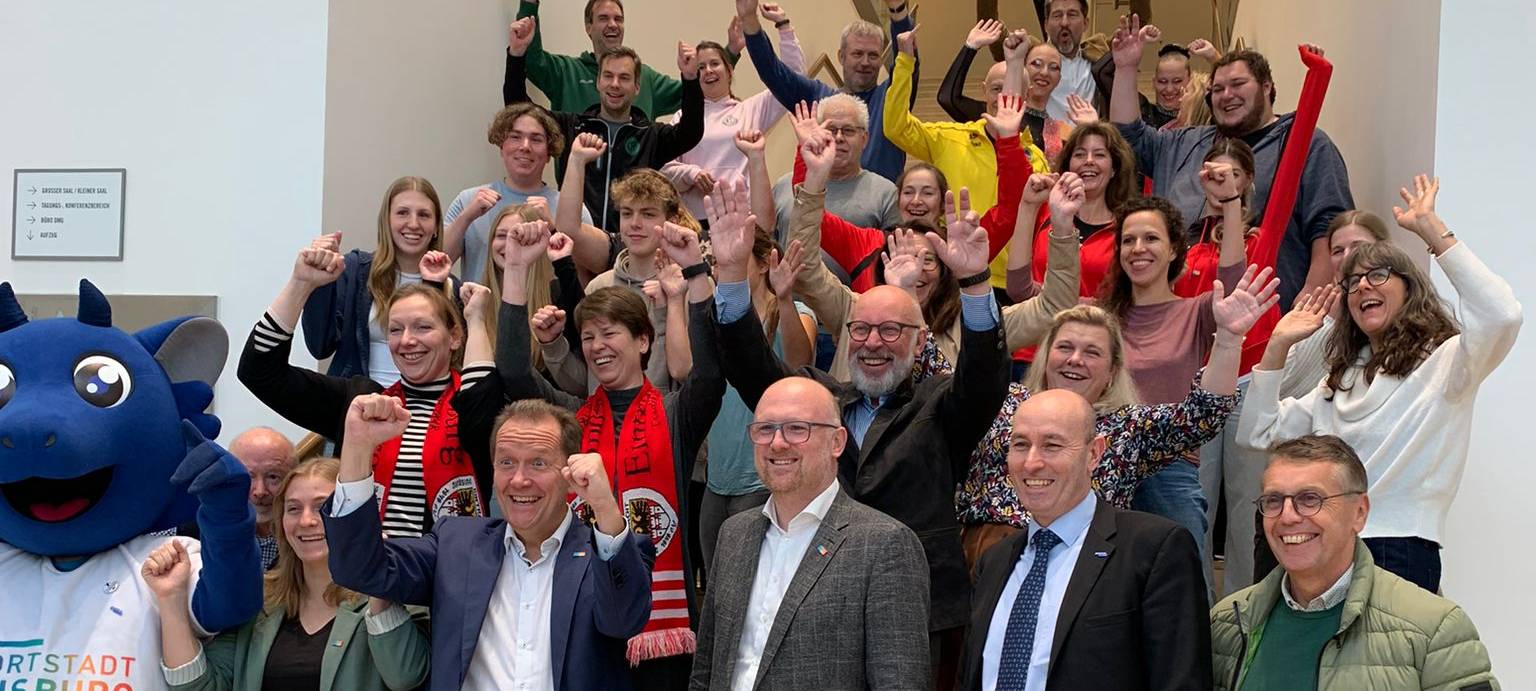 Sportvereine mit 1000 Euro ausgezeichnet