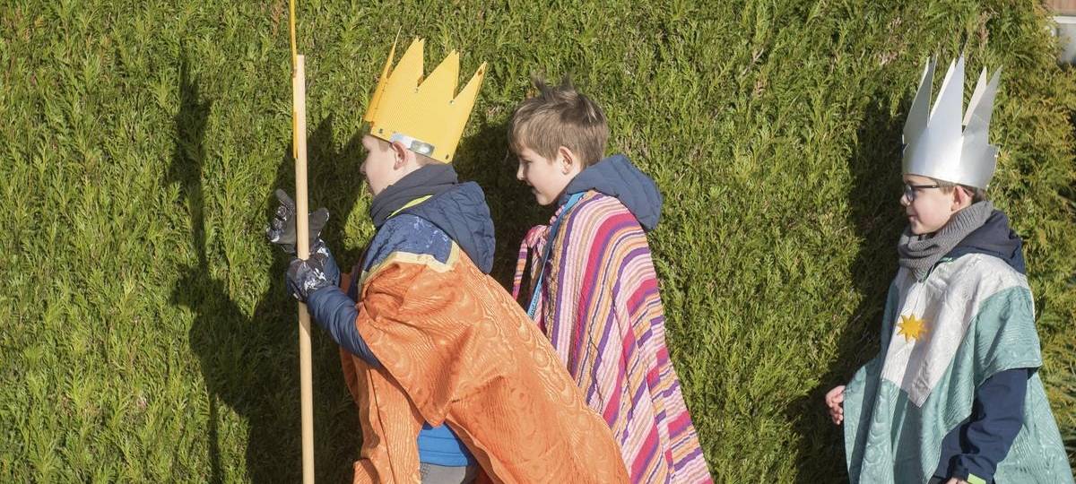 Sternsinger ziehen durch die Stadt