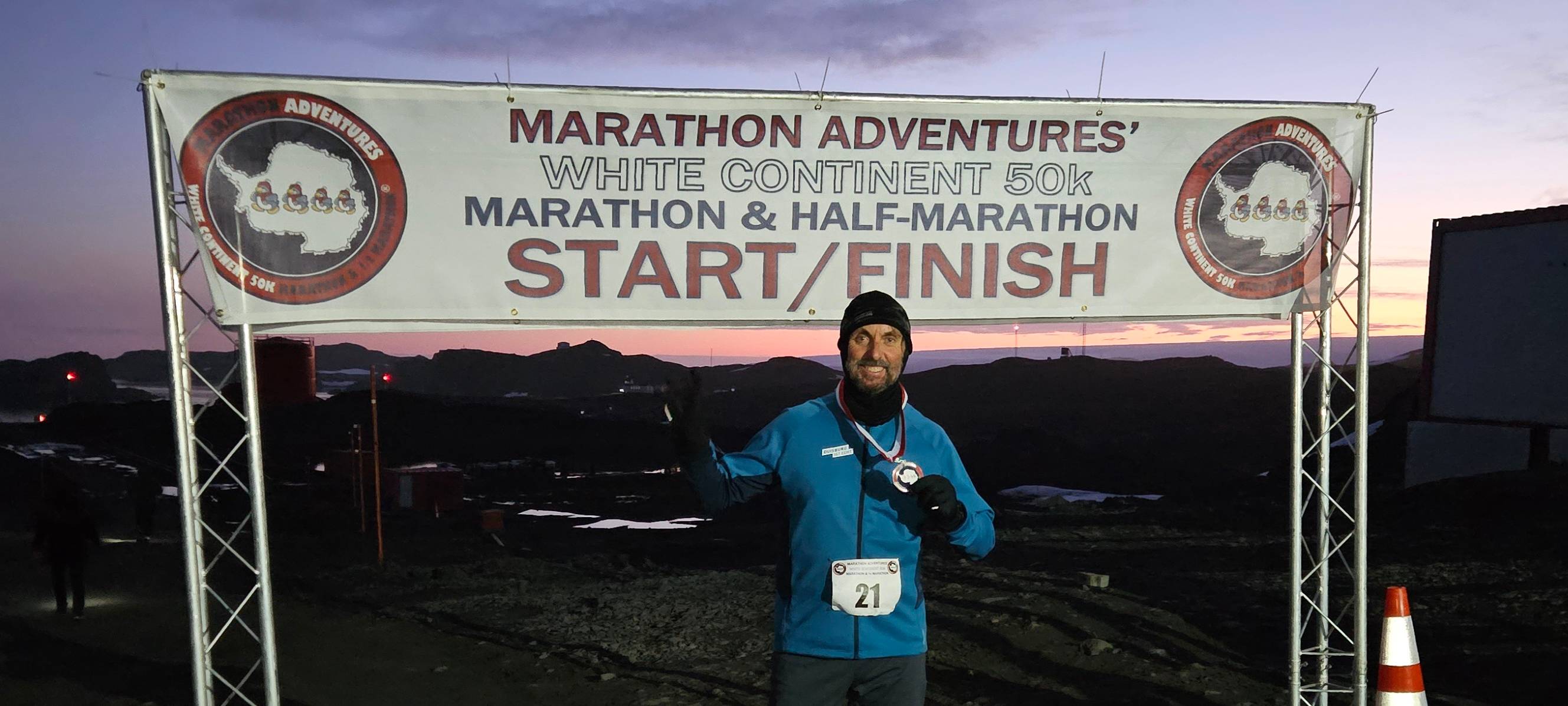 Pater Tobias läuft Halb-Marathon in Antarktis!