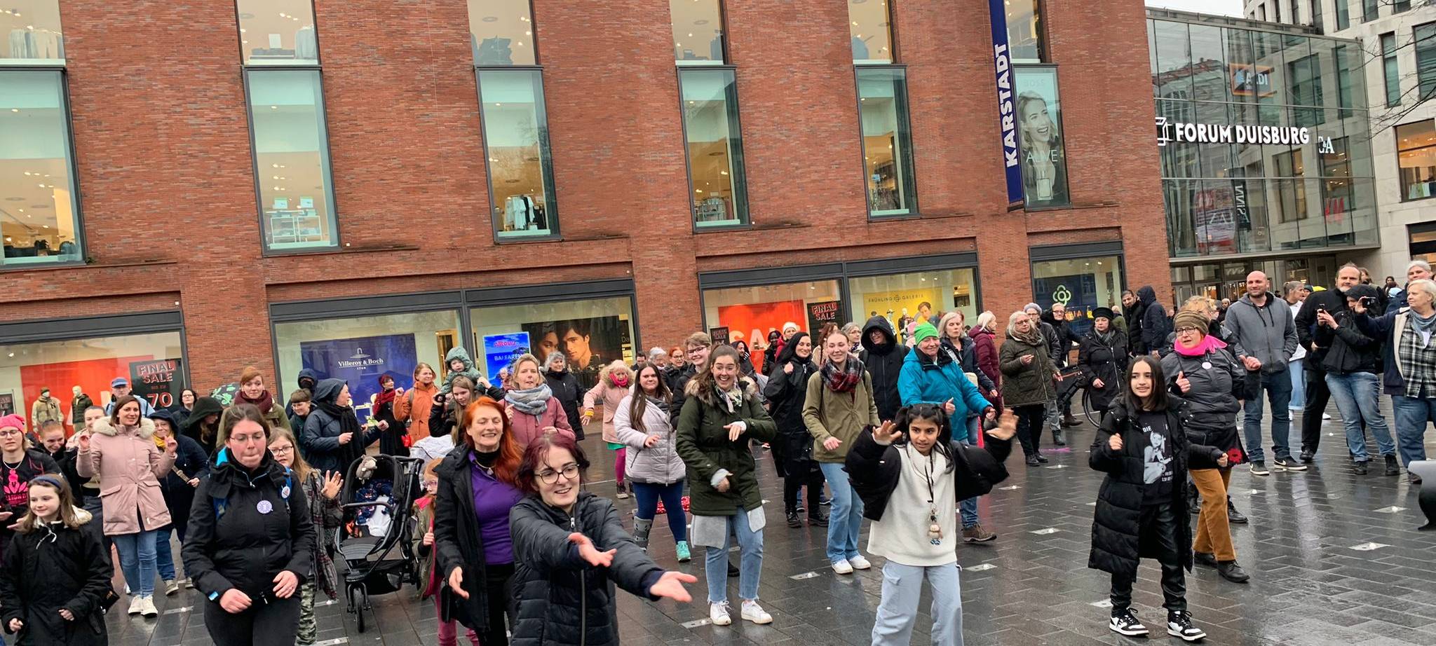 Tanzdemo gegen Gewalt an Frauen und Mädchen