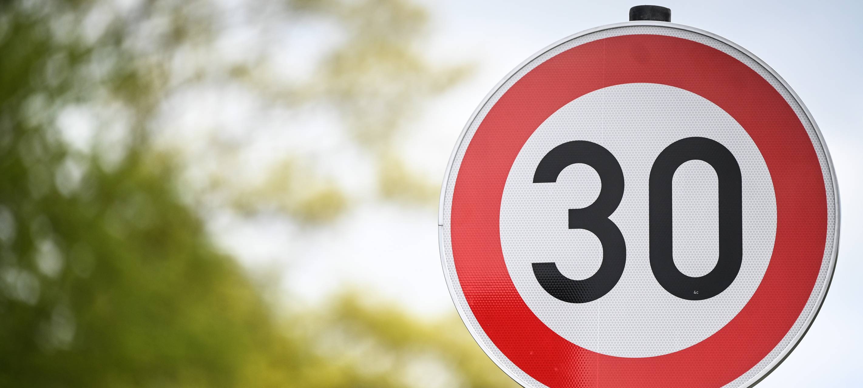 Nur noch 30 km/h auf Meidericher Bahnhofstraße