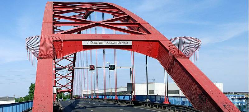 Arbeiten an "Brücke der Solidarität"