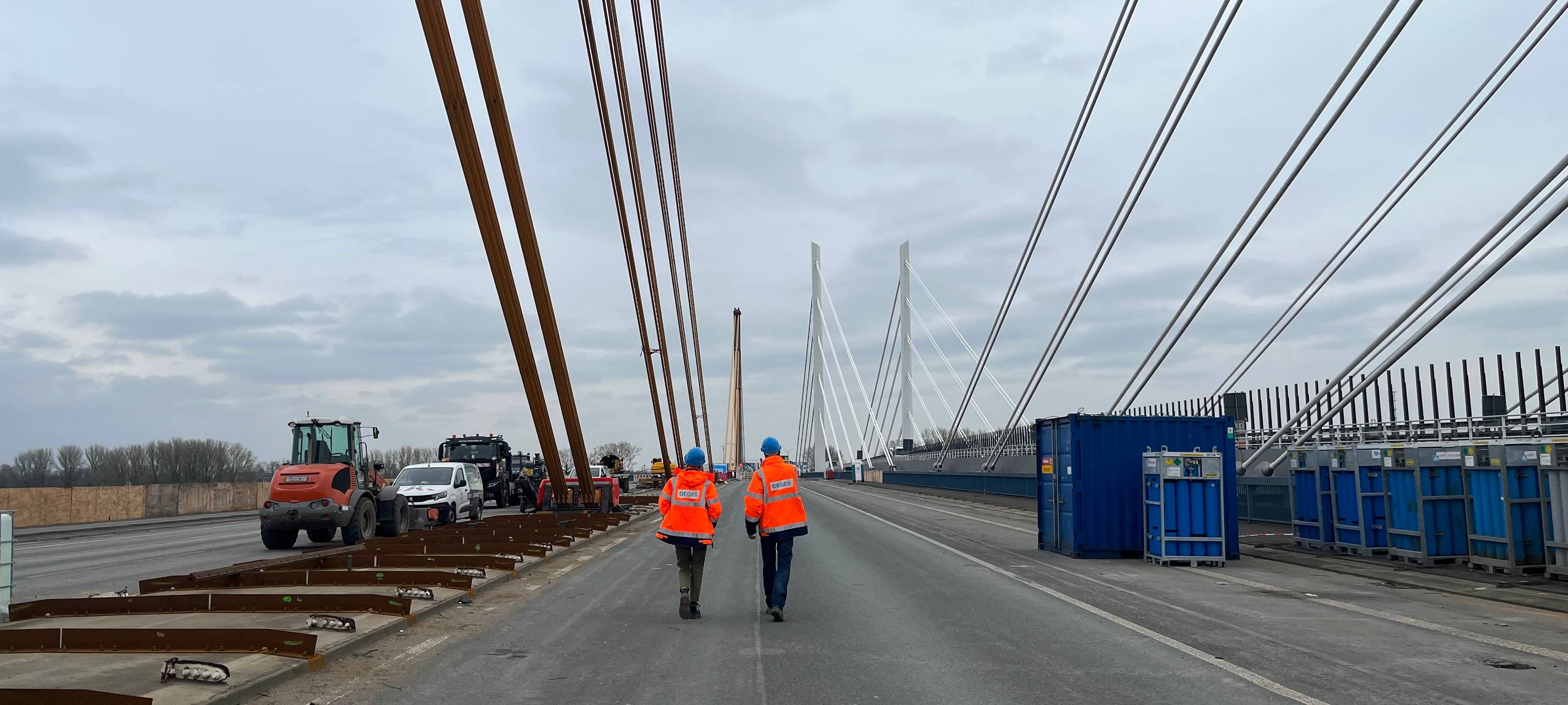 Rückbau der alten A40-Rheinbrücke in Duisburg-Neuenkamp