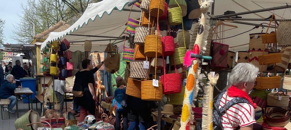 Kunsthandwerker-Festival mit vielen Besuchern