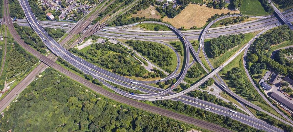 Vollsperrung auf der A3 am Kreuz Kaiserberg