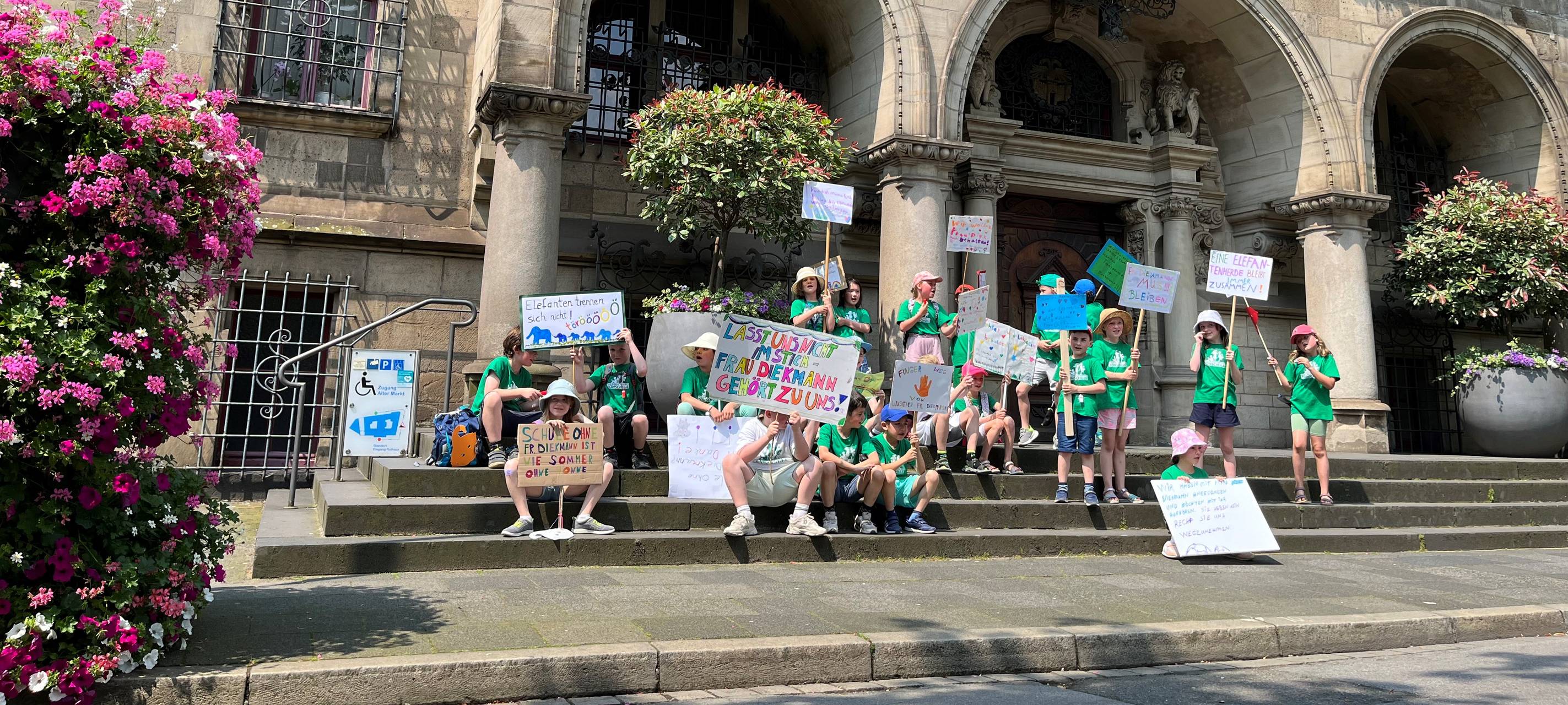 Grundschüler protestieren: Klassenlehrerin wird abgeordnet