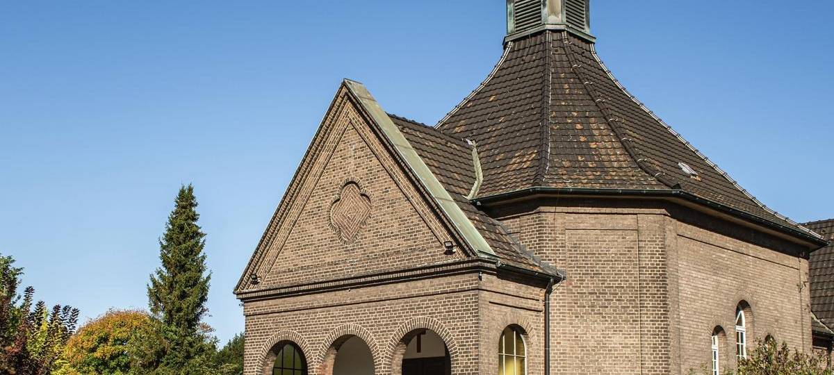 Dreister Diebstahl: Friedhof Trompet von Unbekannten verwüstet