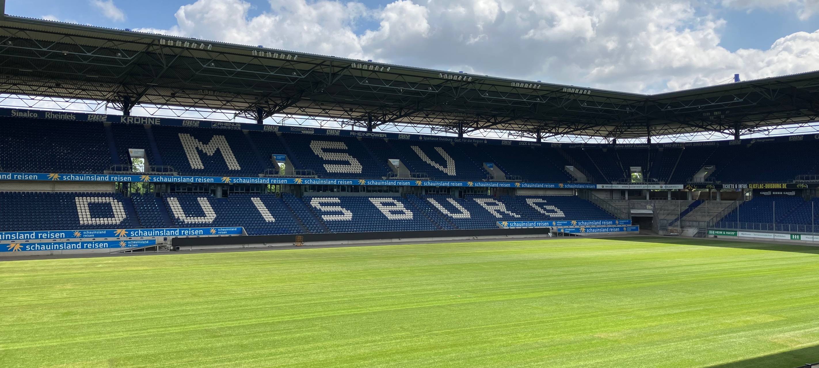Neuer Rasen in Duisburger MSV-Arena