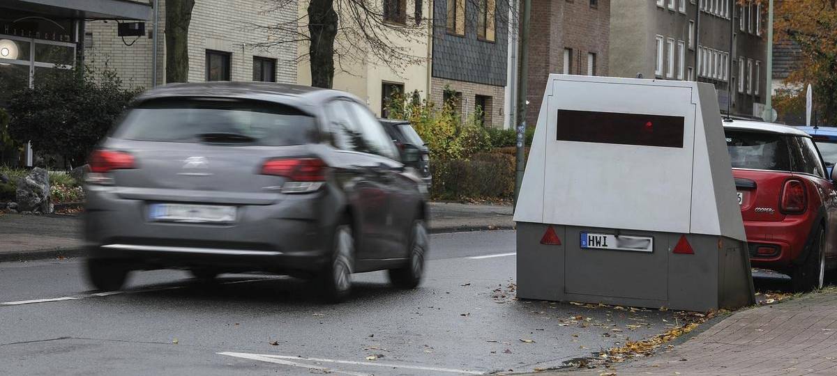 Stadt mietet neue Blitzeranhänger