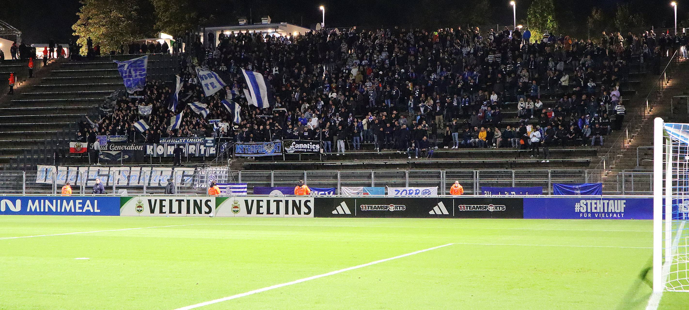 MSV Fans attackieren Polizisten und Fahrgast