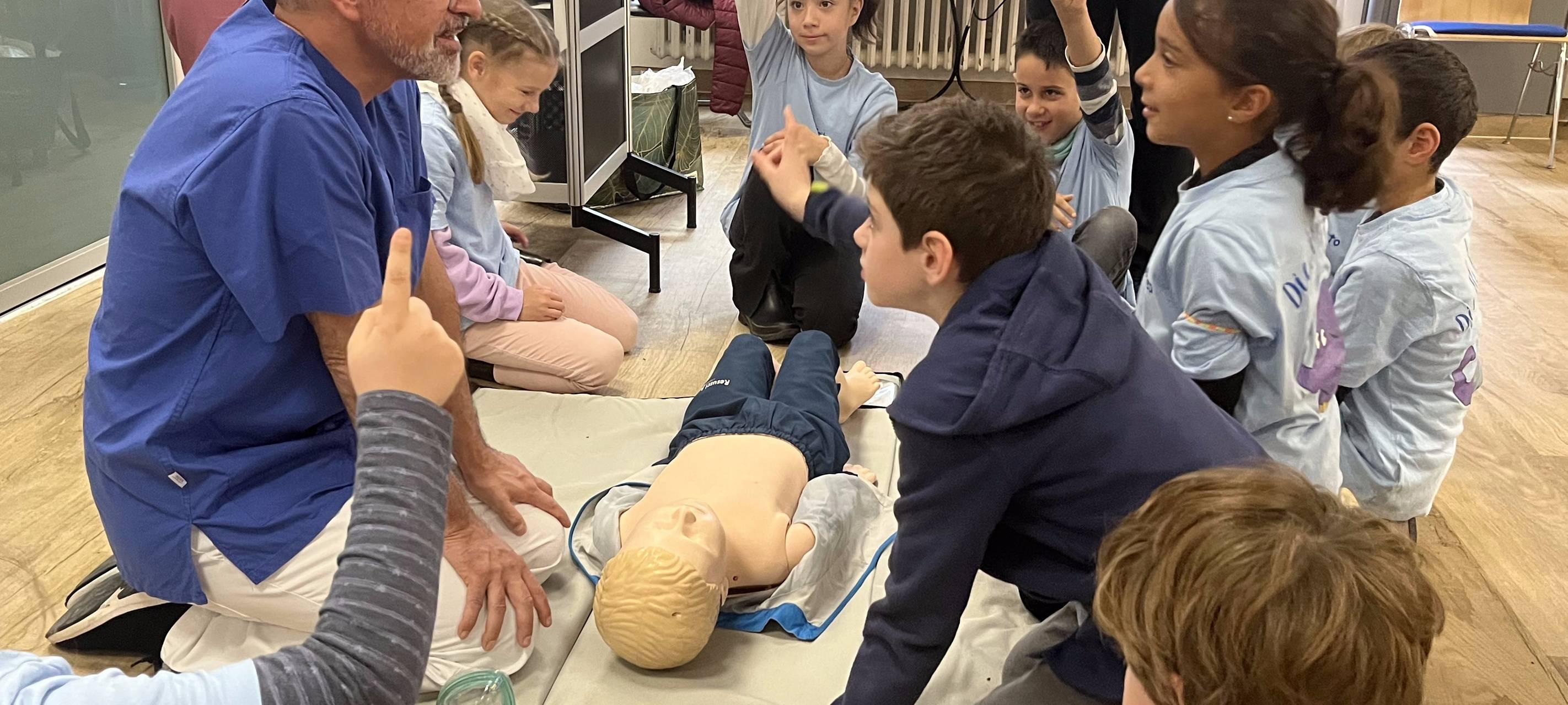 Duisburger Grundschüler lernen Erste Hilfe