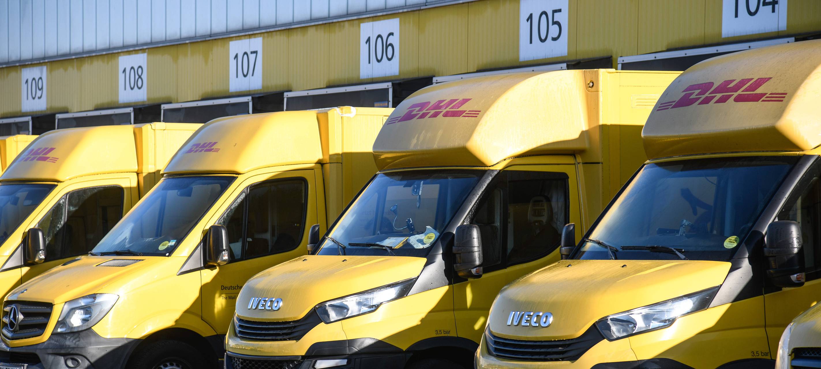 Mehrere Transporter der Post gestohlen