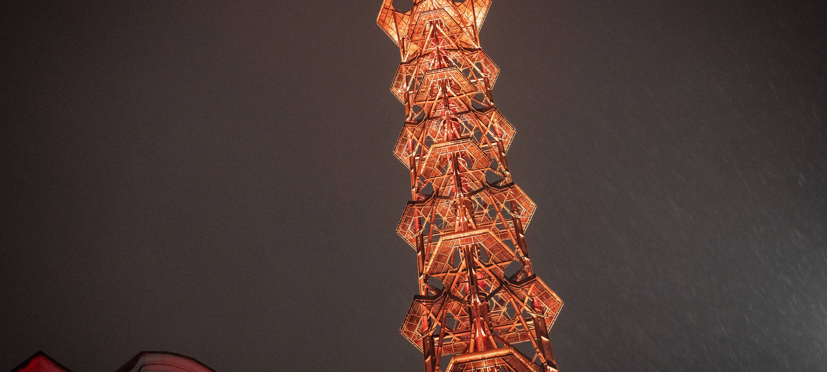 Tag gegen Gewalt an Frauen: Gebäude in Duisburg leuchten orange