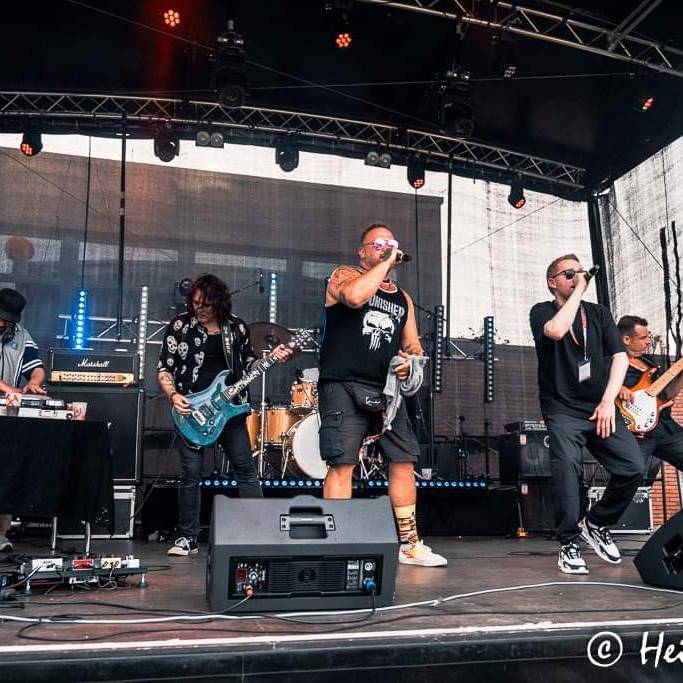 Kingz auf der Stage in den Ruhrcharts!