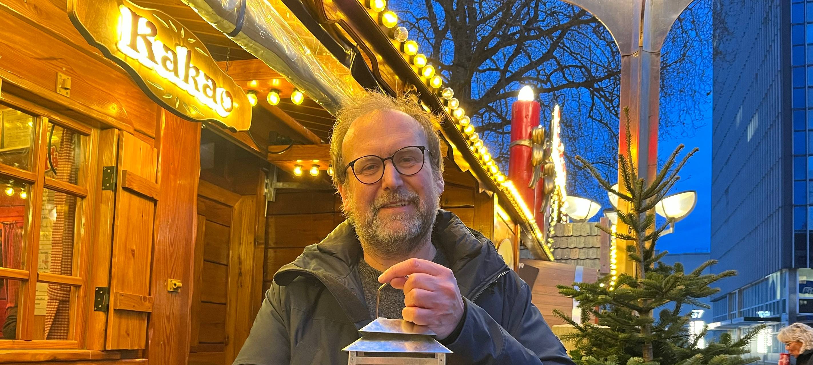 Friedenslicht Aktion auf dem Duisburger Weihnachtsmarkt