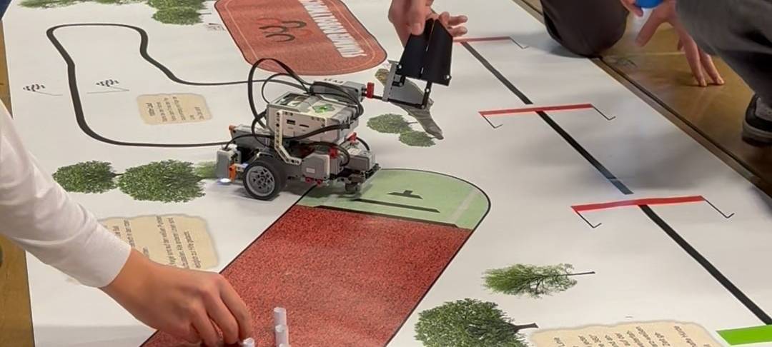 Spannende Duelle bei den "RobOlympics"