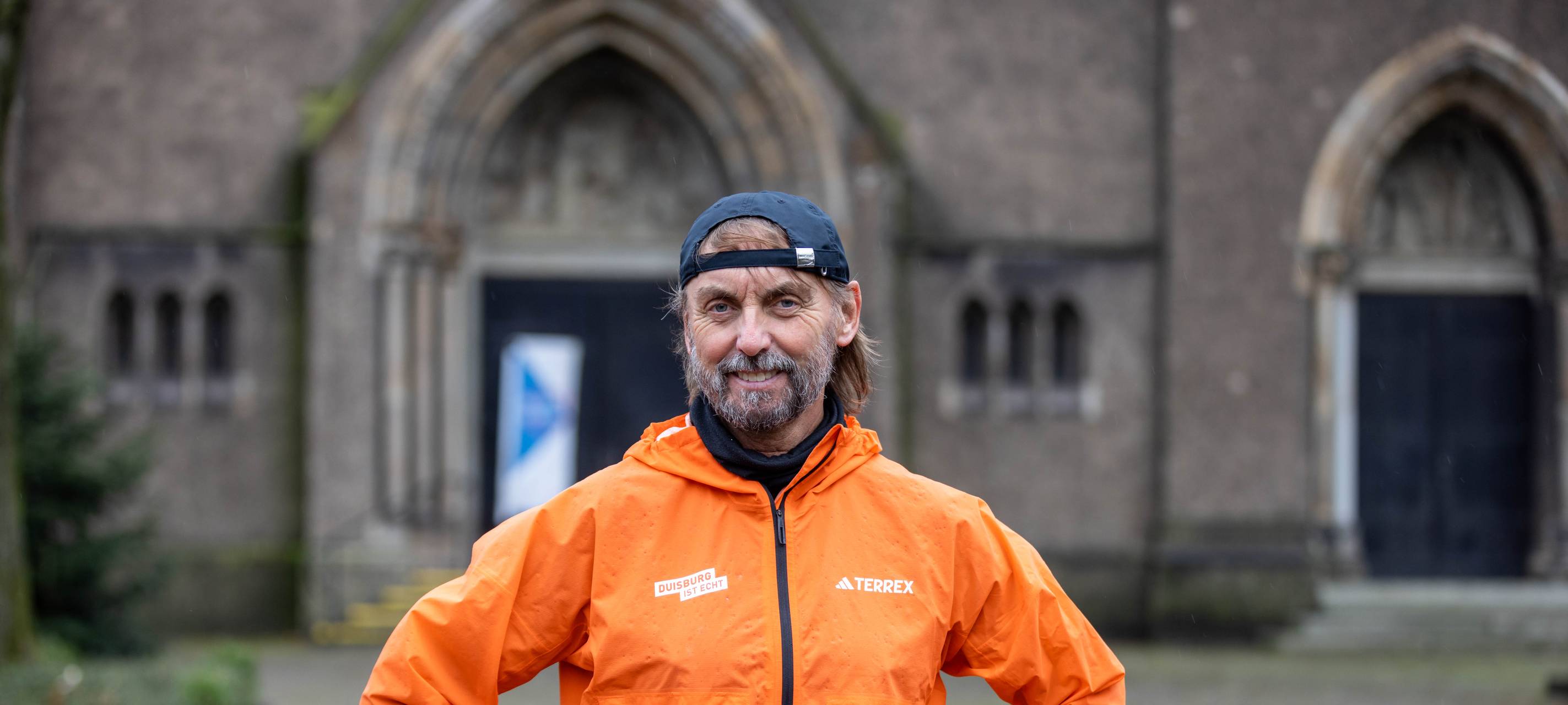 Pater Tobias erläuft 5000 Euro