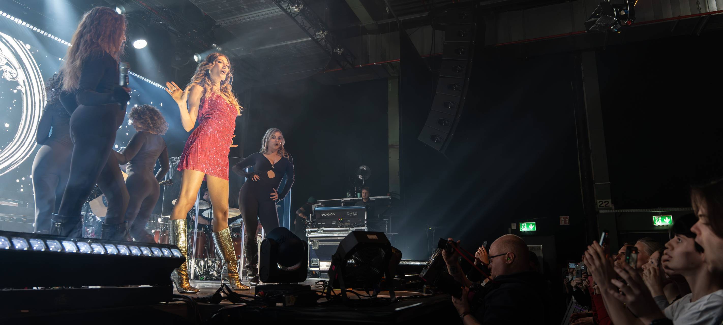 Leony trat im Kölner Carlswerk Victoria mit ihrer Tour "Oldschool Love" auf - der gleichnamige Titel ihres neuen Albums.