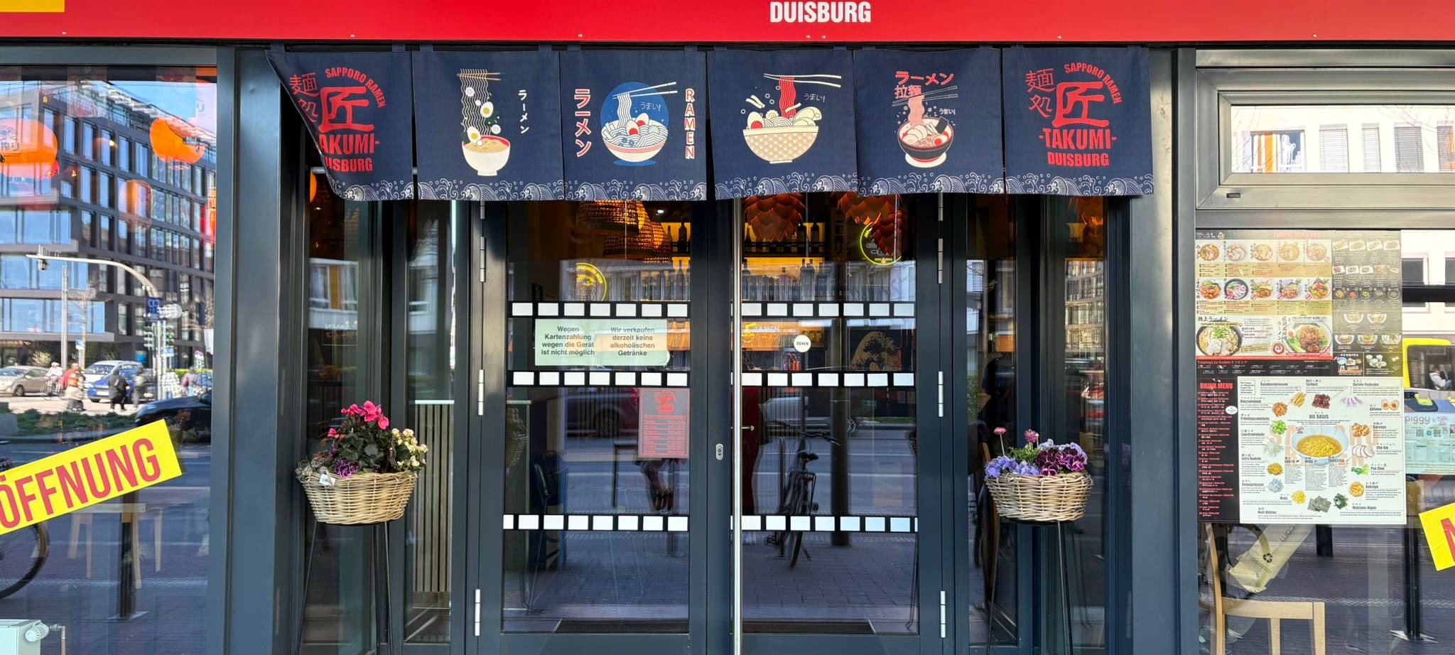 Das japanische Nudelsuppenrestaurant Takumi hat neu in Duisburg eröffnet.