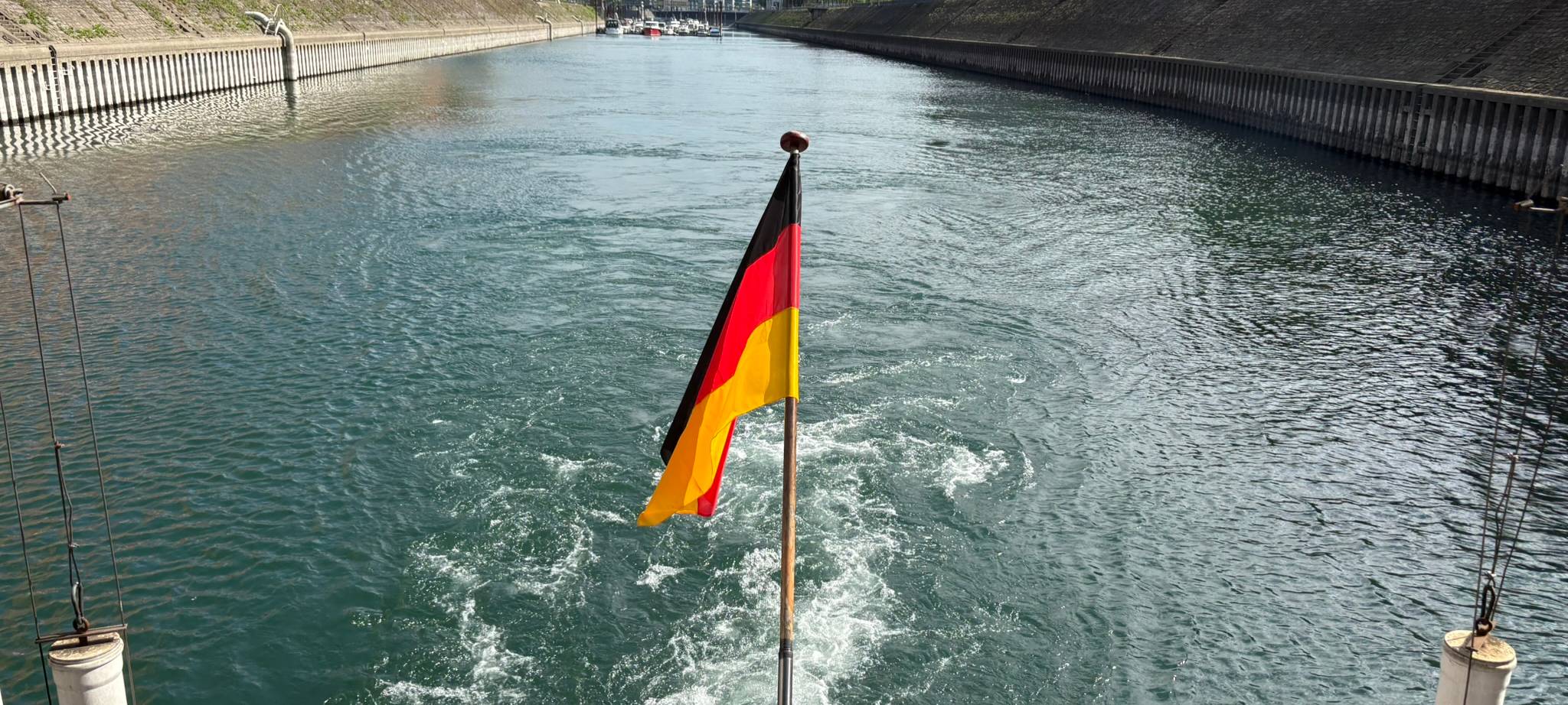 Mehr Brücken als in Venedig: Weiße Flotte wieder in der Hauptsaison
