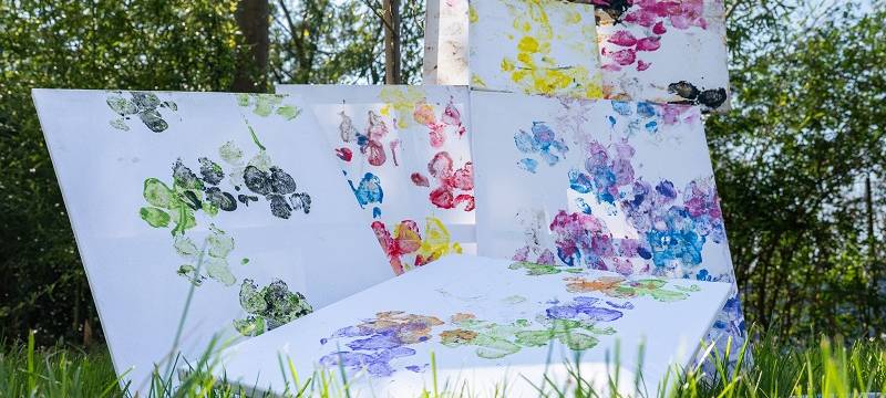 Die tierischen Kunstwerke sind in Duisburg in zwei Formaten erhältlich.