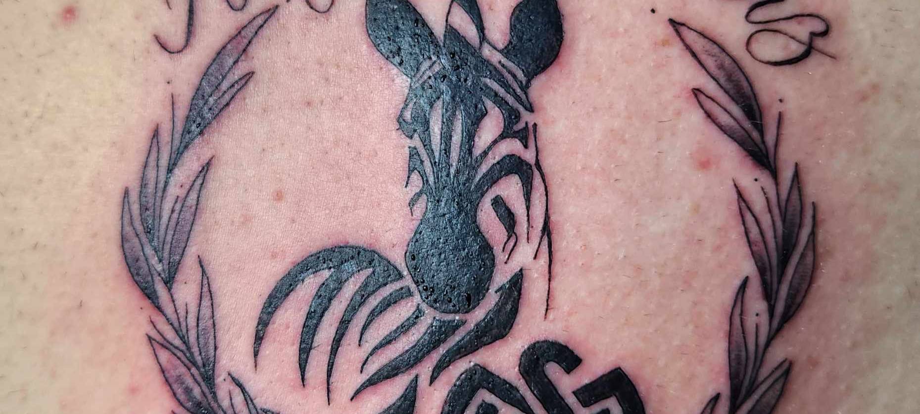 Duisburger Dieter Linke präsentiert sein neues MSV Tattoo