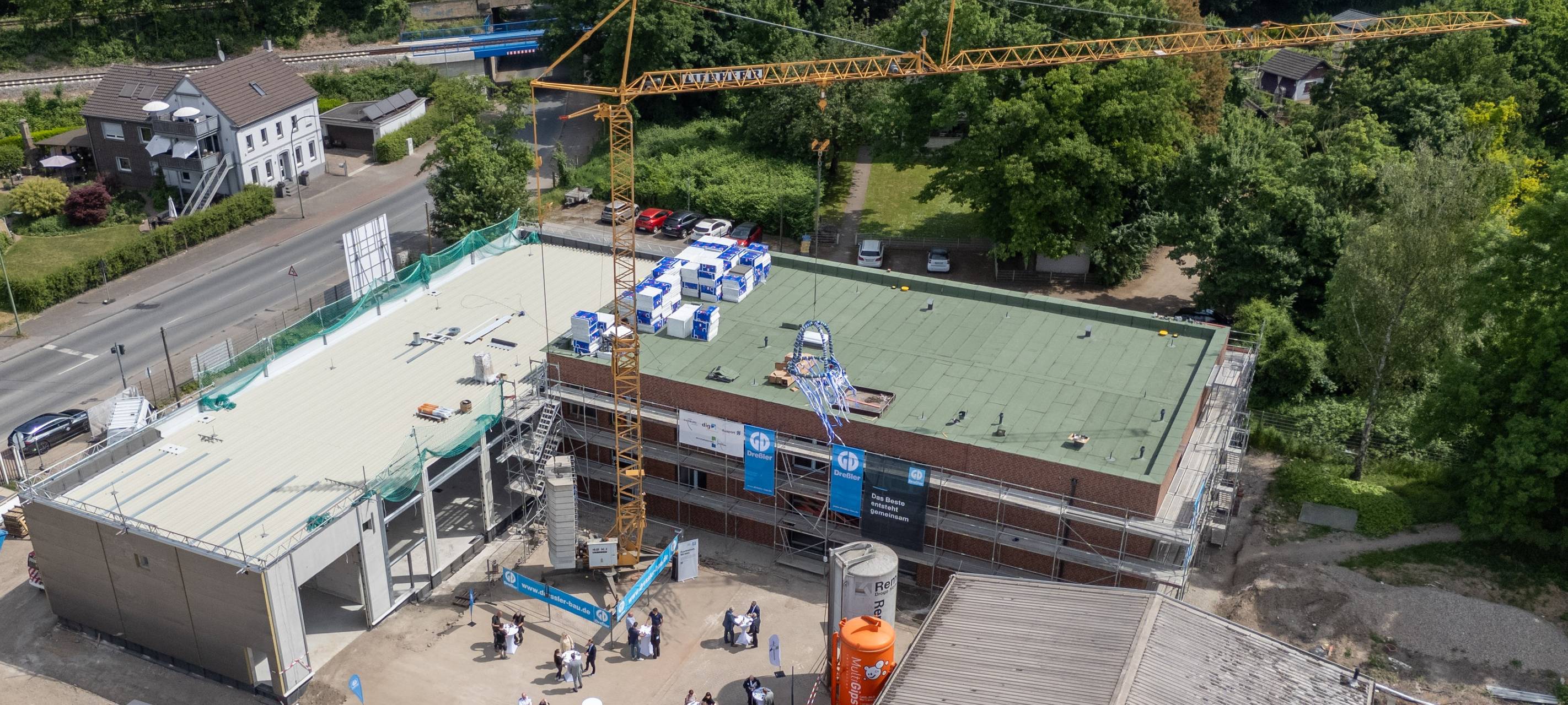 Richtfest am neuen Gerätehaus der Feuerwehr in Duisburg-Walsum