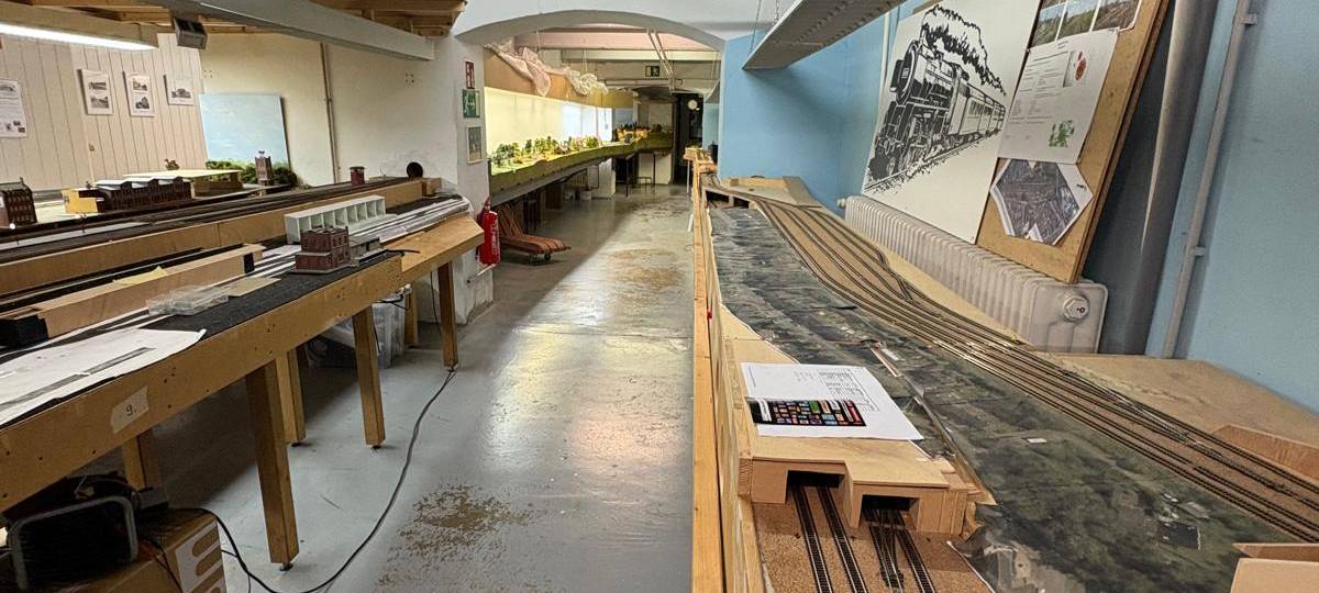 Modellbahn Club muss einpacken