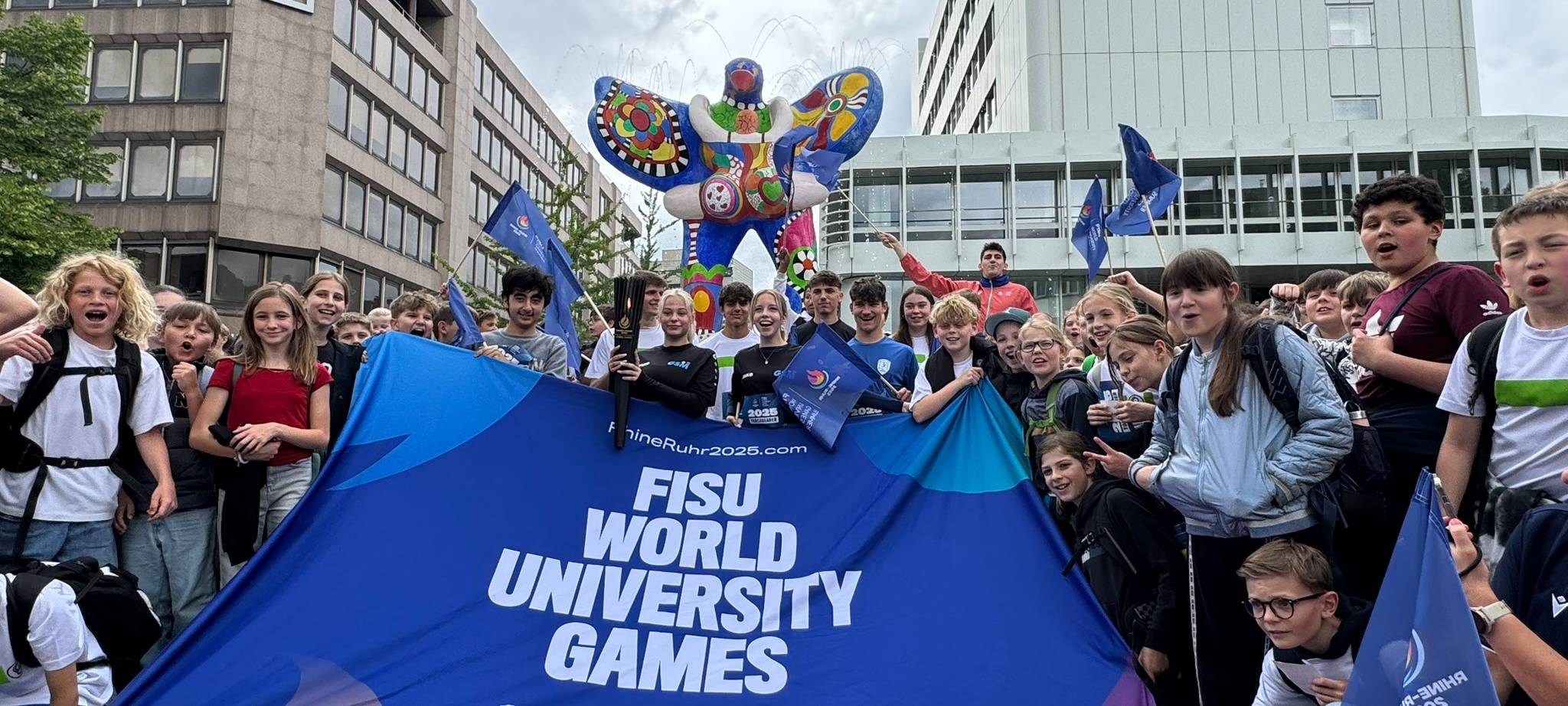 FISU-Fackel in Duisburg angekommen