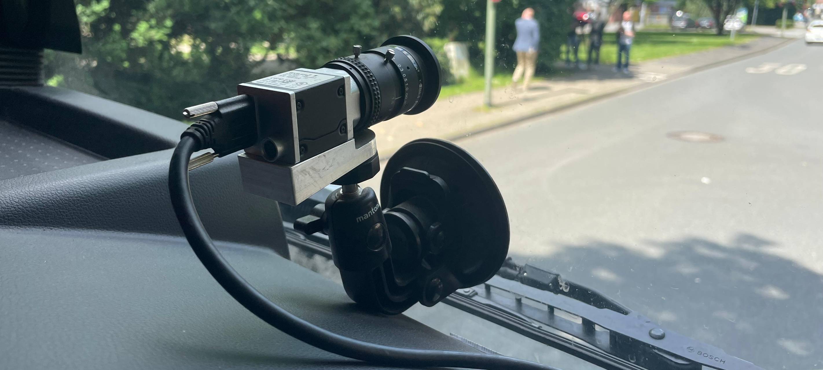 Kamera der KI am Armaturenbrett der Müllabfuhr