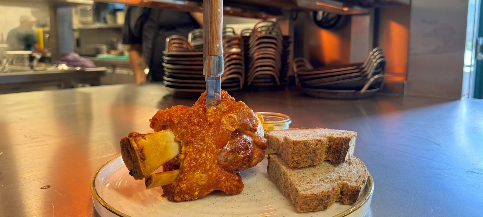 Grafschafter Wirtshaus eröffnet im Duisburger Innenhafen: Bayerische Küche mit Wasserblick
