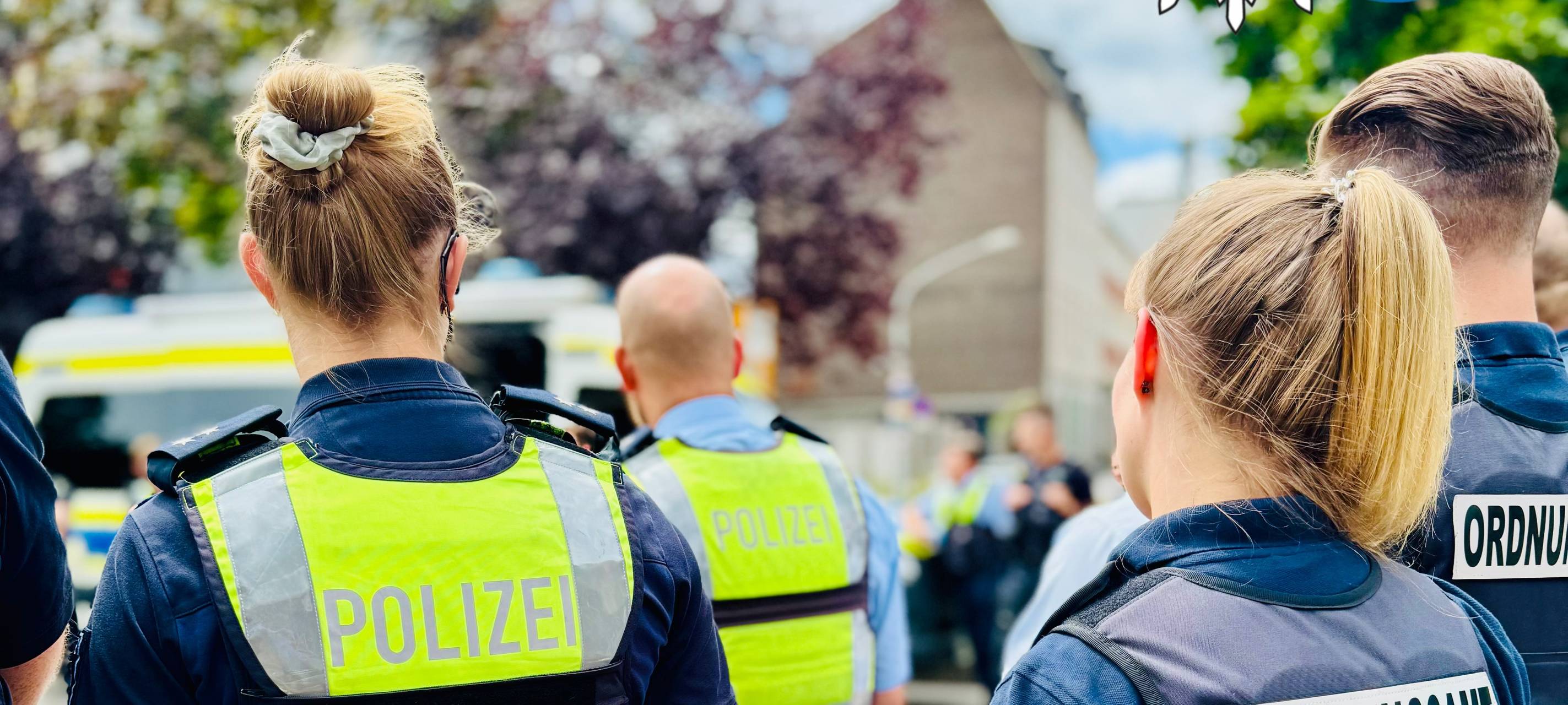 Großkontrolle in Duisburg-Hochfeld: Elf Autofahrer aus dem Verkehr gezogen