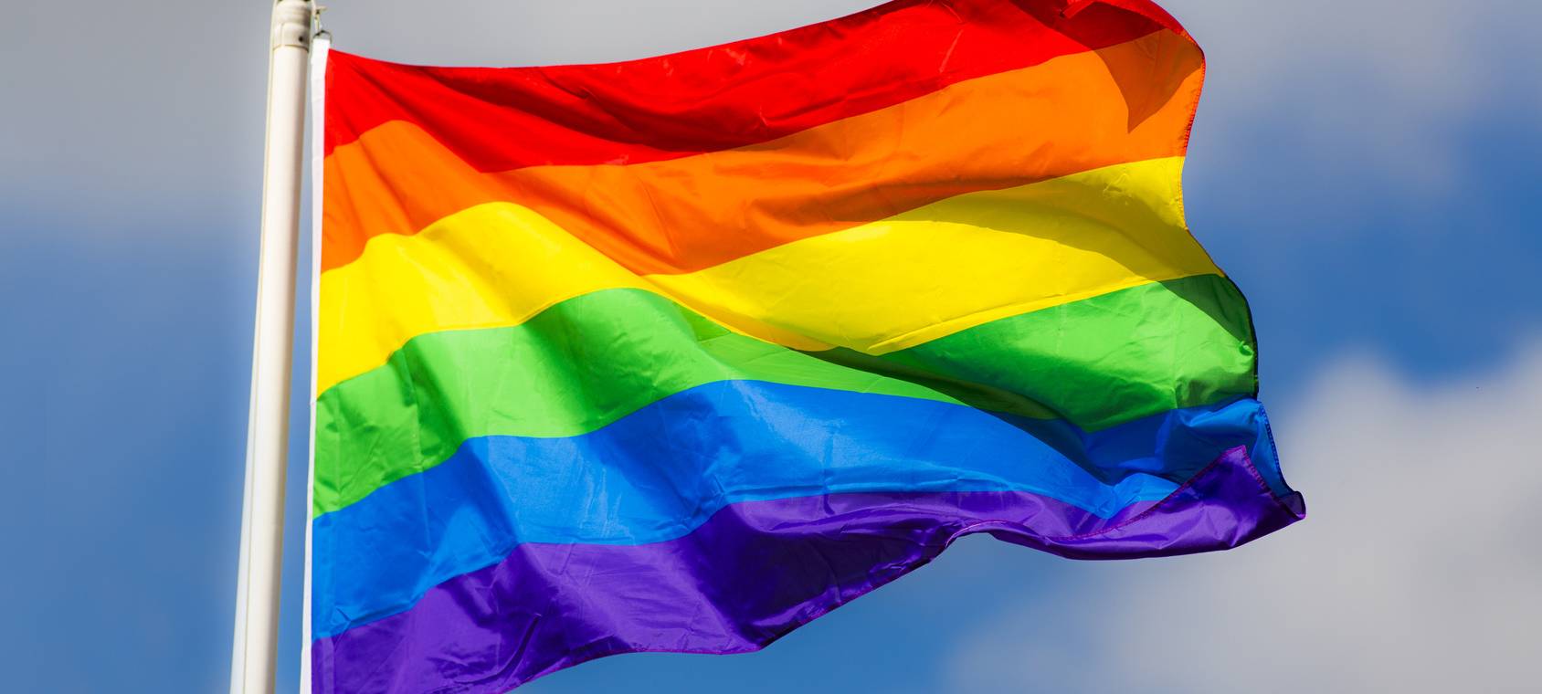 CSD 2025: Regenbogenflagge am Rathaus