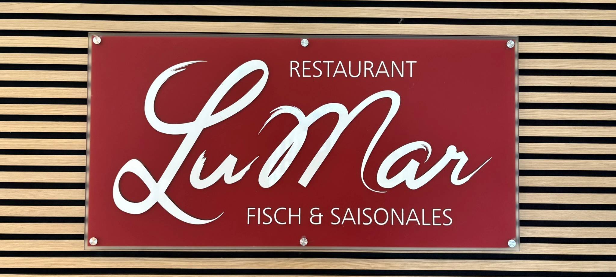 Das Restaurant LuMar liegt direkt gegenüber von Rheinorange.