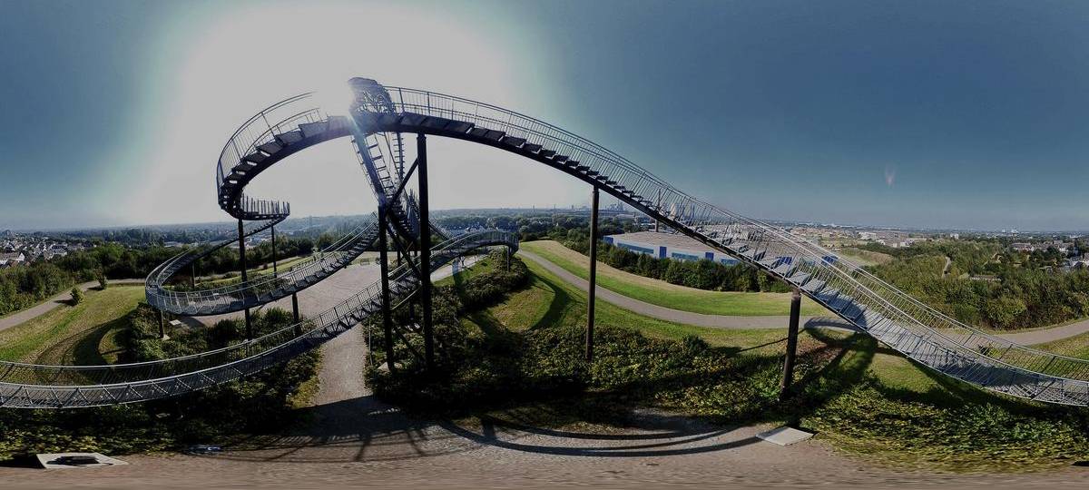 Als begehbare Achterbahn wurde Tiger & Turtle weltbekannt.