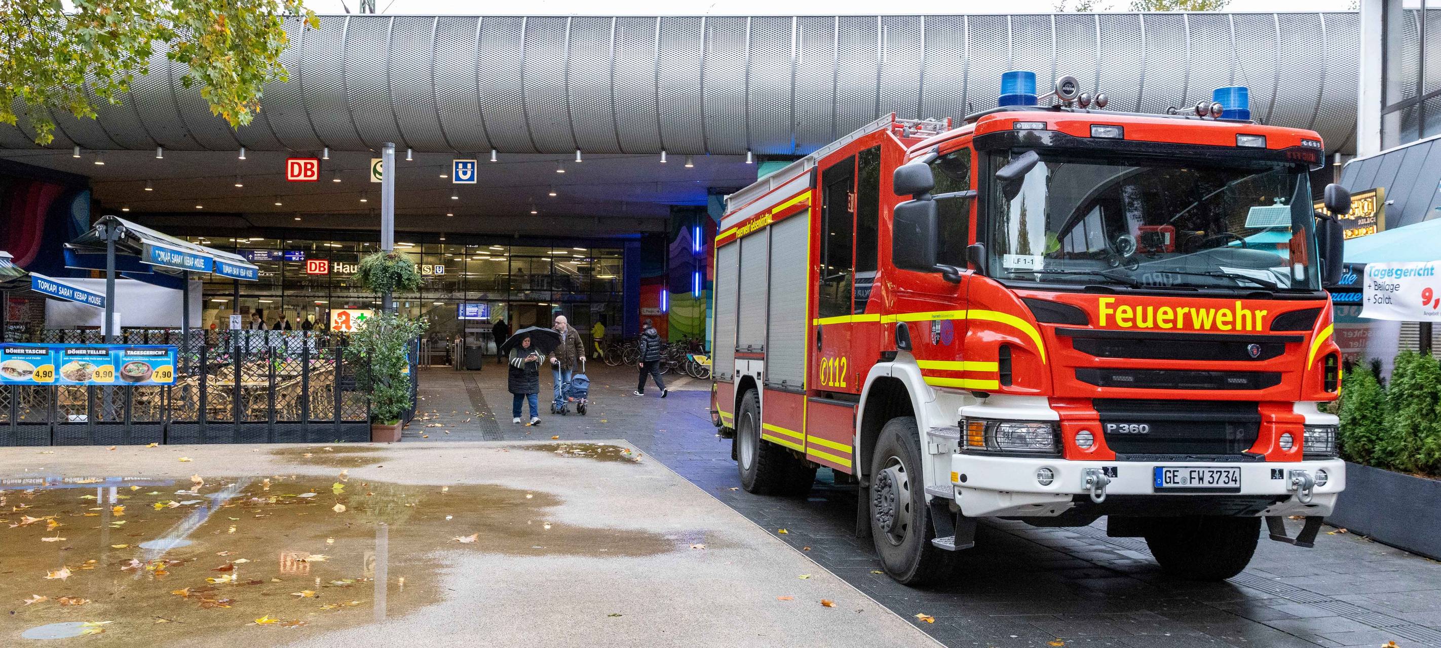 Pulver-Attacke am Duisburger Hauptbahnhof: Täter bewirft Frau mit Vitamin C