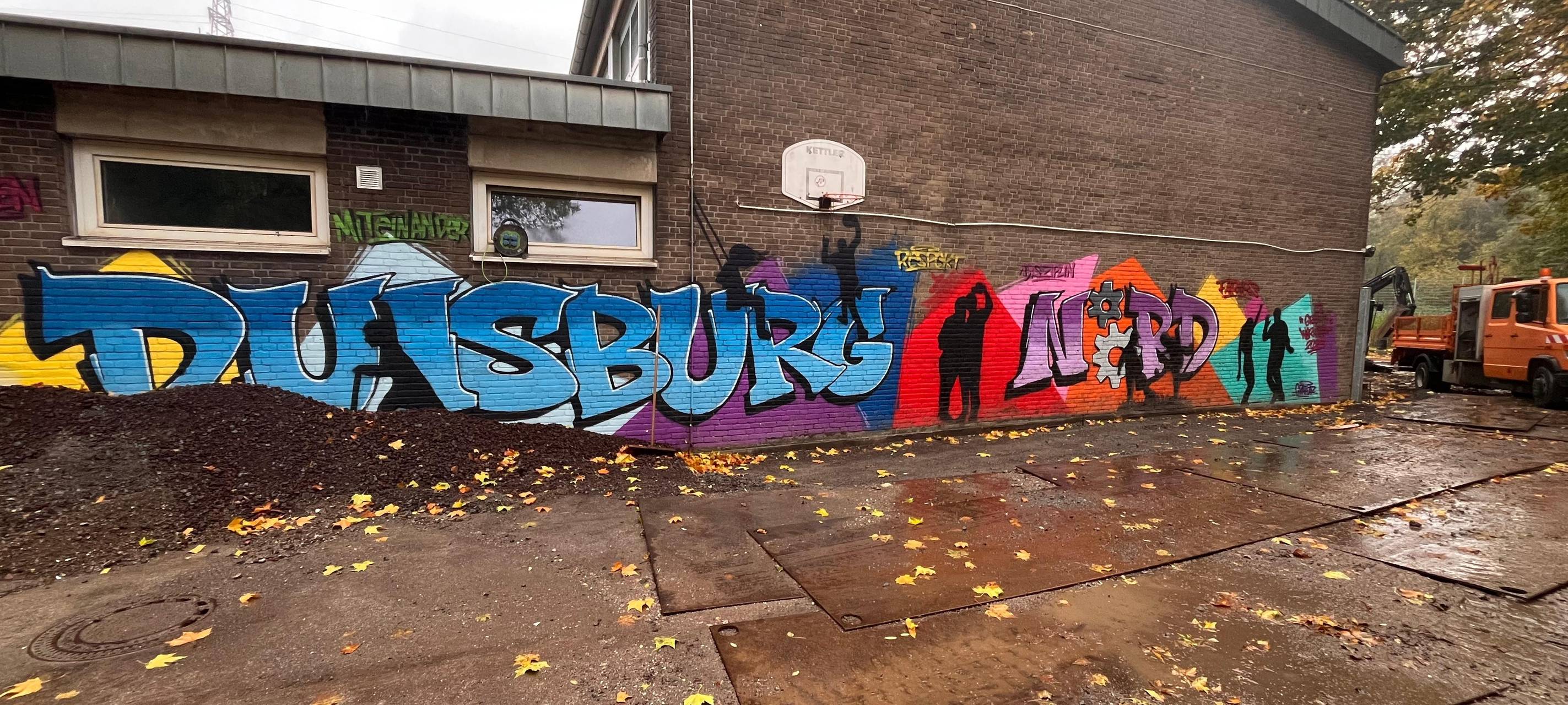 Schüler gestalten Graffiti-Kunstwerk als Zeichen gegen Mobbing
