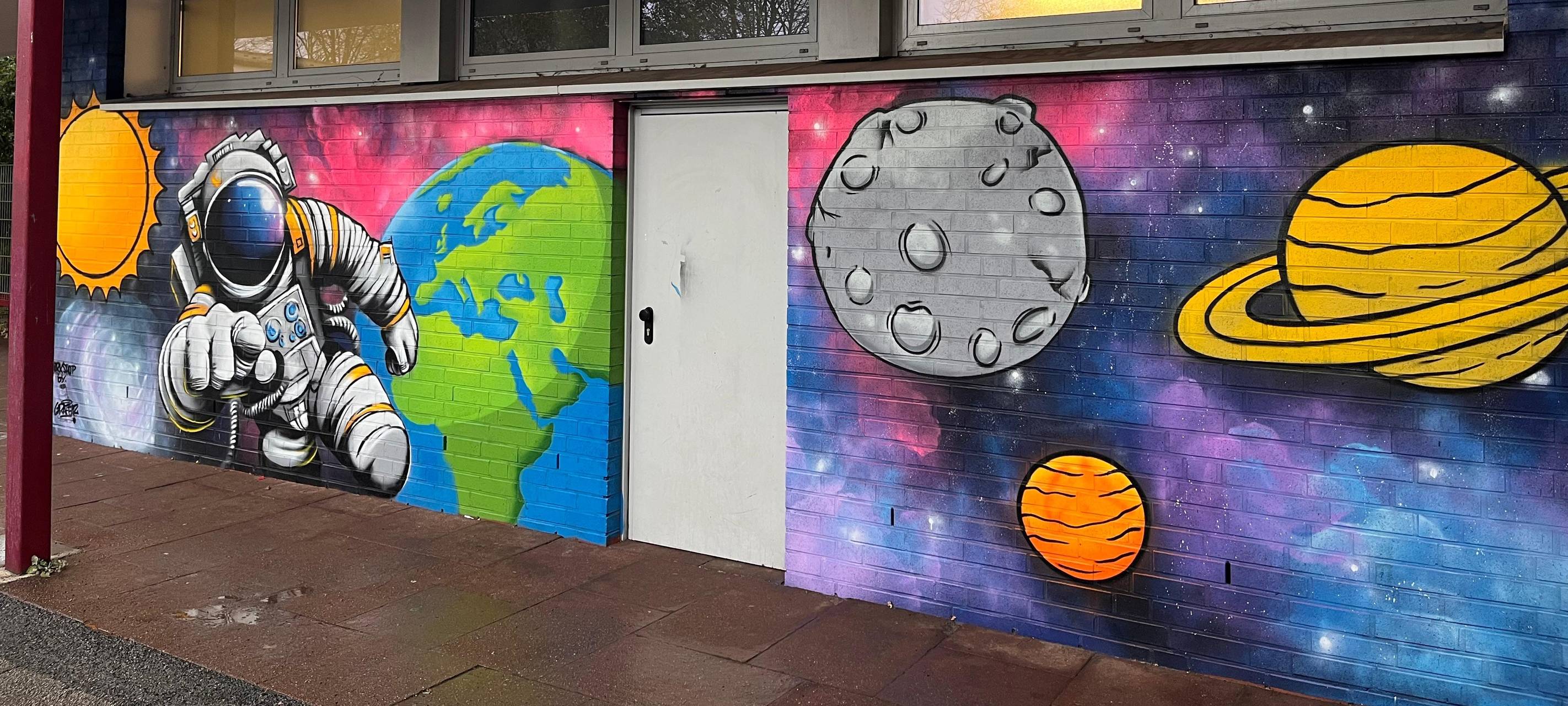 Schüler gestalten Graffiti-Kunstwerk als Zeichen gegen Mobbing