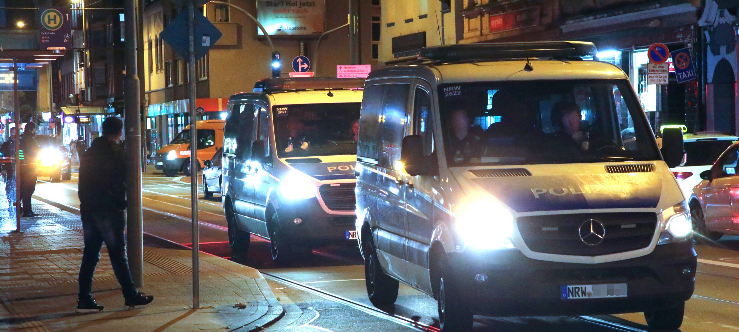 Angriffe mit Böller auf Straßenbahn in Hochfeld: DVG stellt Betrieb zeitweise ein