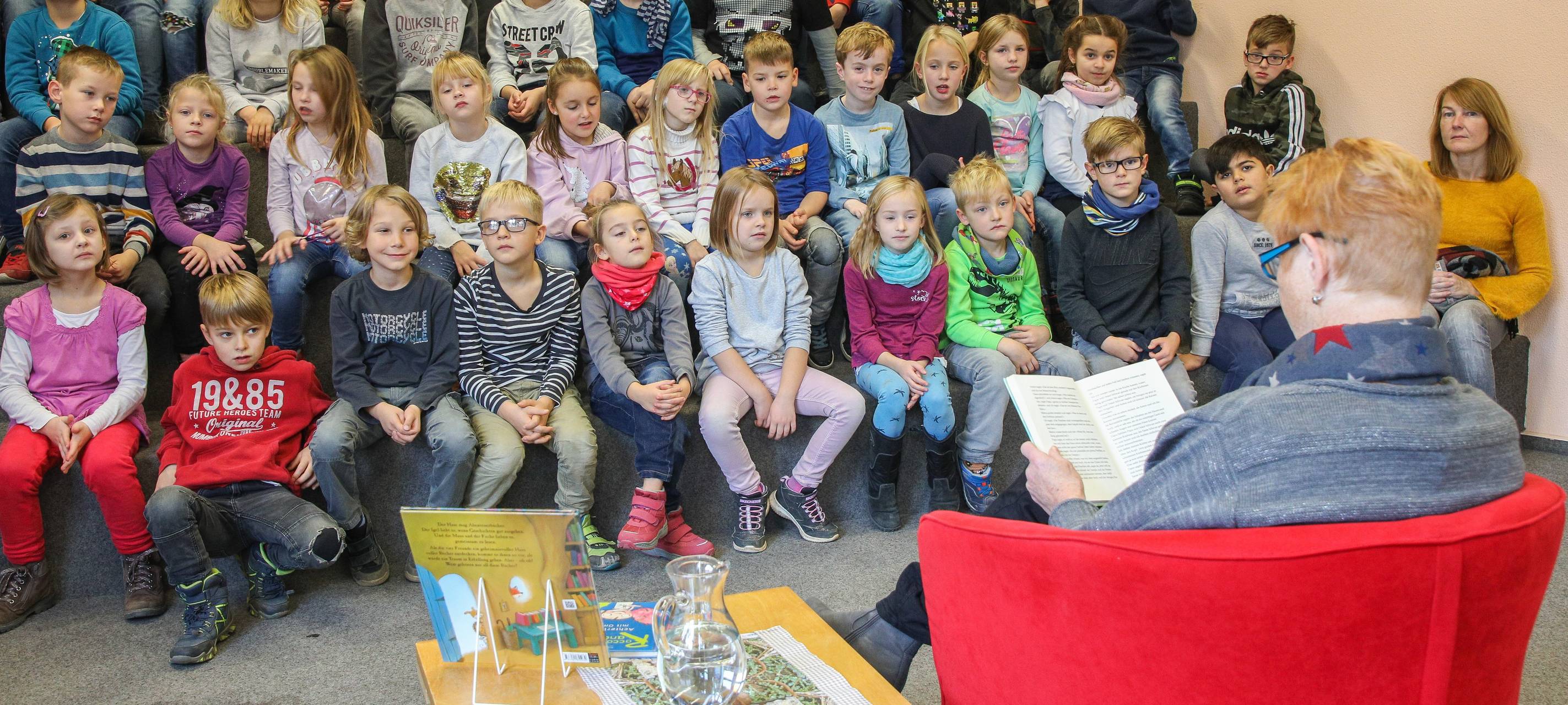 Bibliothek lädt zum Vorlesen und Basteln ein