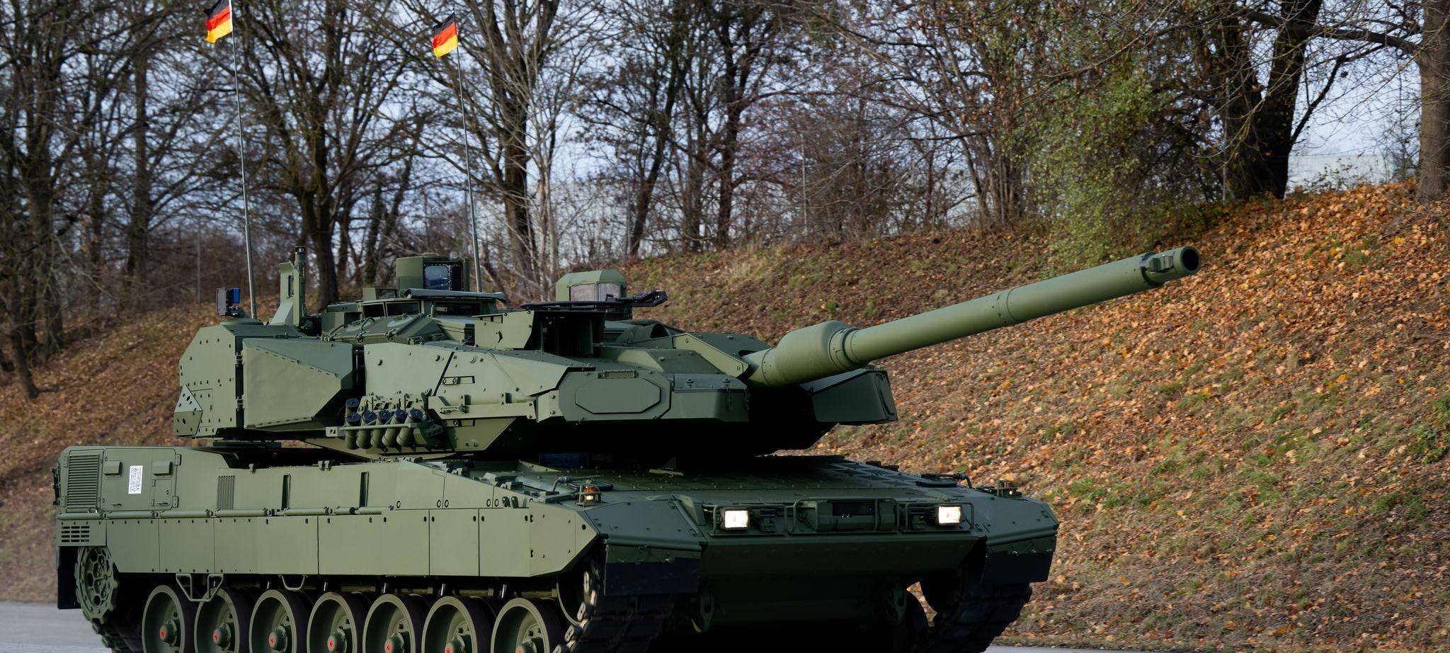 Roll-Out Leopard 2A8 und Panzerhaubitze 2000