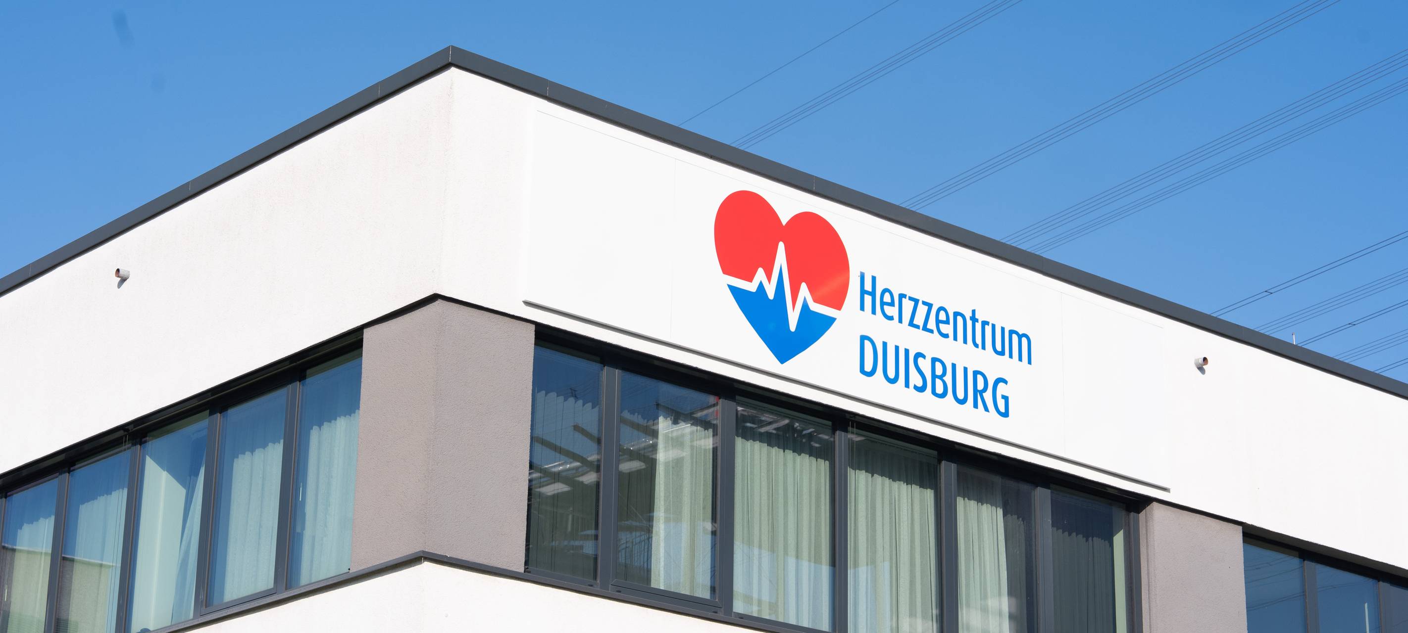 Nikolaus am Krankenhausfenster