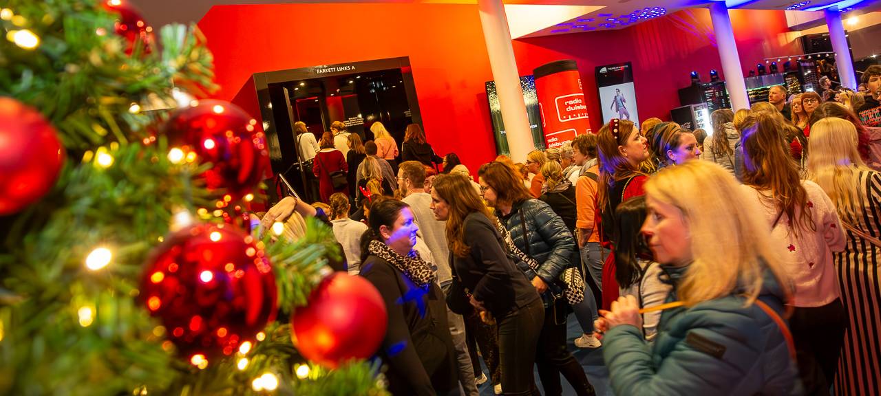 Lichtblicke Weihnachtskonzert: Über 165.000 Euro für den guten Zweck! - Michael Patrick Kelly hautnah