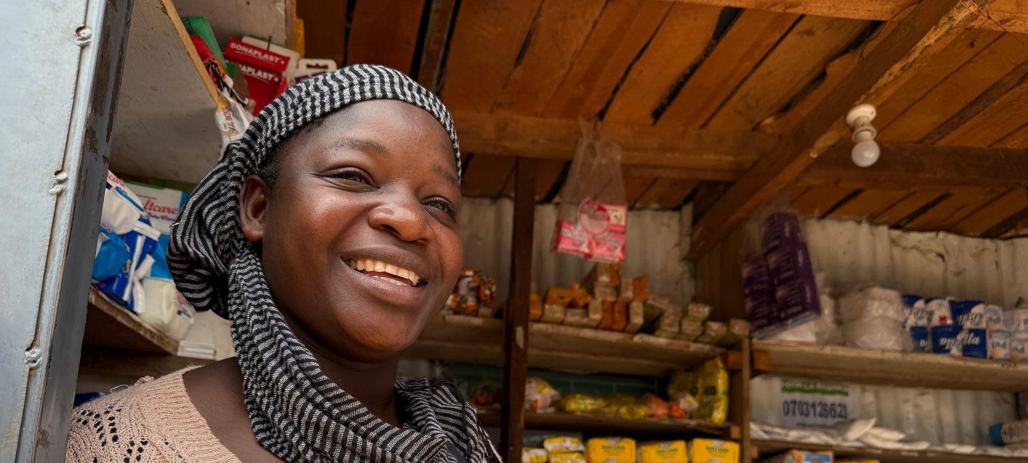 Slum Kibera - Ladeninhaberin Mary Abongo