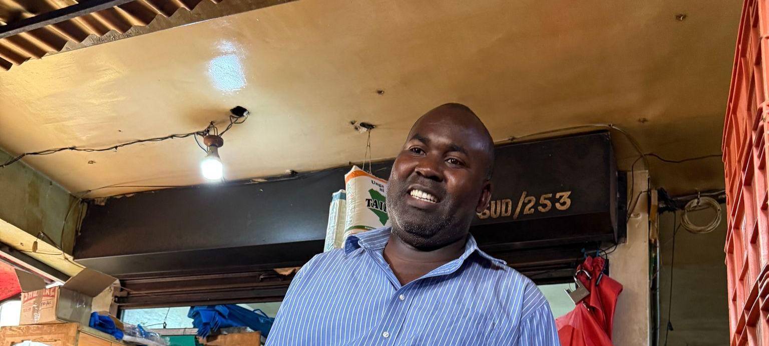 Slum Kibera - Bäcker Greyson Nyenze in seiner Backstube